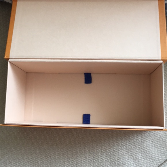 Louis Vuitton Orange Box w Ribbon and Gift Card - Picture 3 of 5